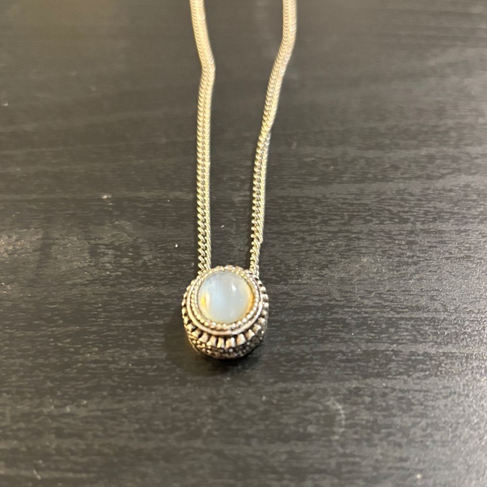Vintage 1970’s Sarah Coventry Silver-tone Blue Moon pendant EUC - Picture 14 of 14